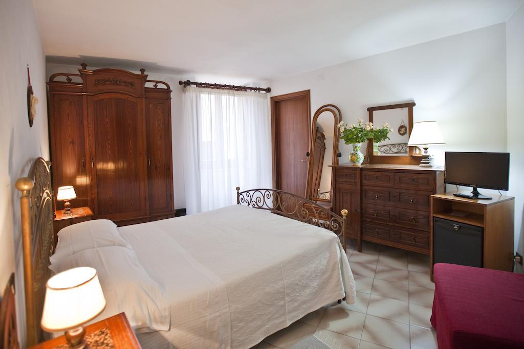 Hotel Moderno Ериче Екстер'єр фото