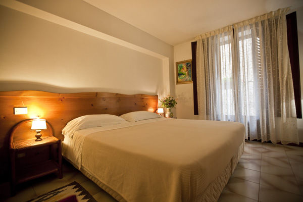 Hotel Moderno Ериче Екстер'єр фото